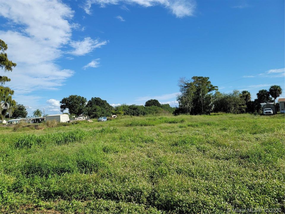 Vendido Recientemente: $79,000 (2.72 acres)