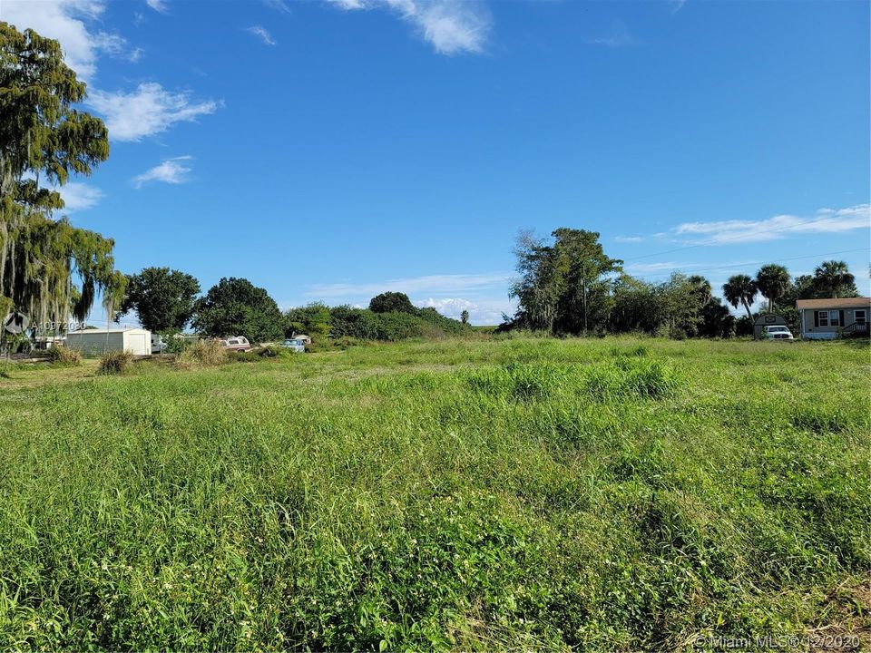 Vendido Recientemente: $79,000 (2.72 acres)