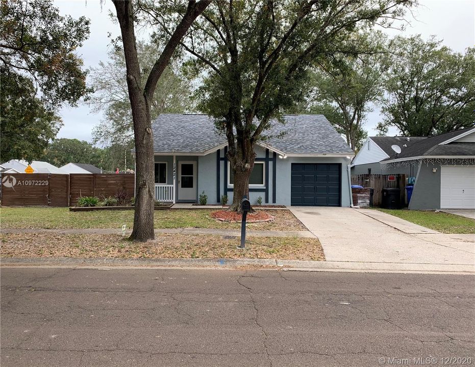 Recently Sold: $244,900 (3 beds, 2 baths, 1067 Square Feet)