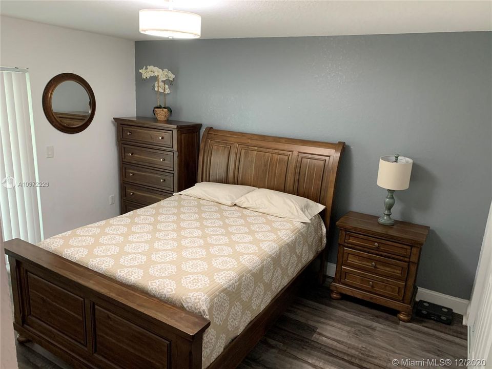 Recently Sold: $244,900 (3 beds, 2 baths, 1067 Square Feet)