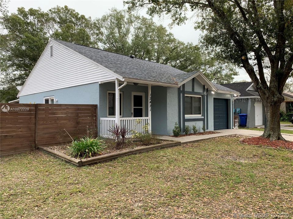 Recently Sold: $244,900 (3 beds, 2 baths, 1067 Square Feet)