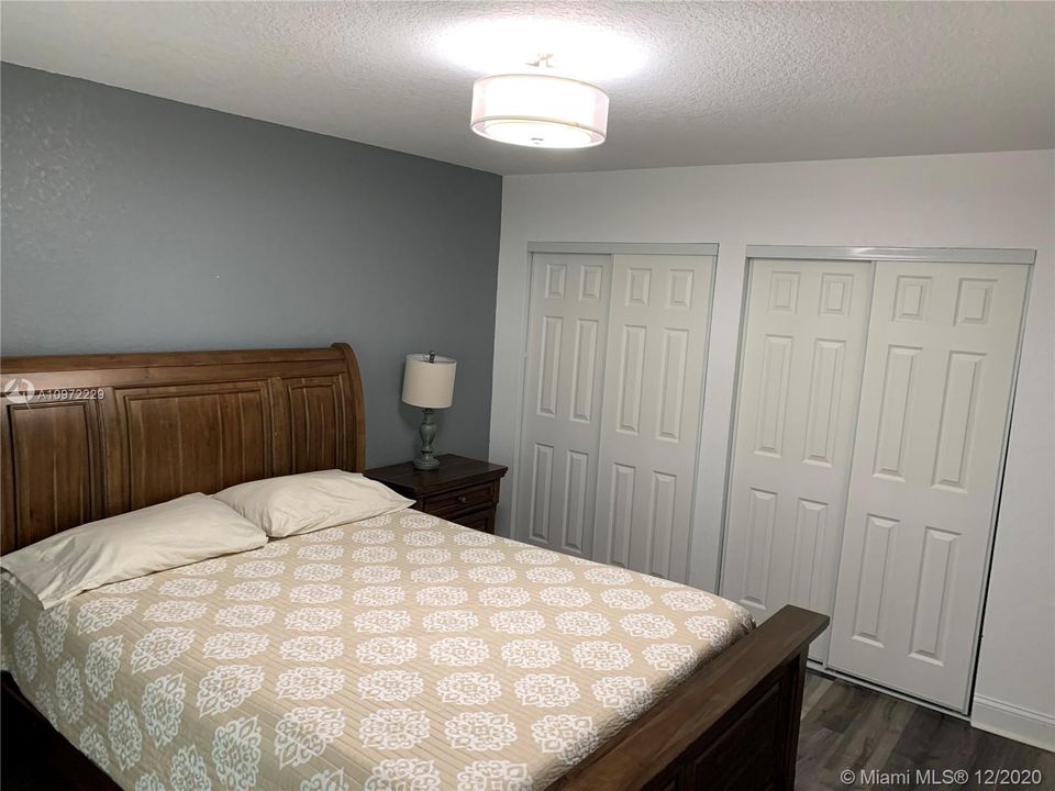 Recently Sold: $244,900 (3 beds, 2 baths, 1067 Square Feet)
