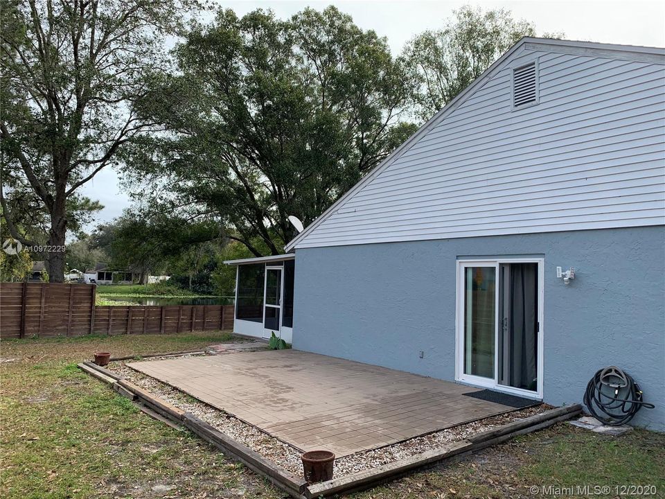Recently Sold: $244,900 (3 beds, 2 baths, 1067 Square Feet)