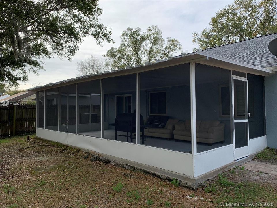 Recently Sold: $244,900 (3 beds, 2 baths, 1067 Square Feet)