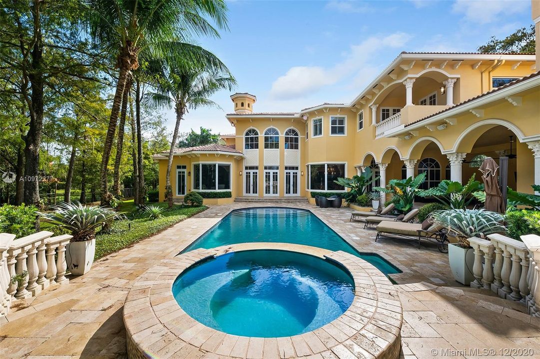 Recently Sold: $2,995,000 (6 beds, 7 baths, 7568 Square Feet)