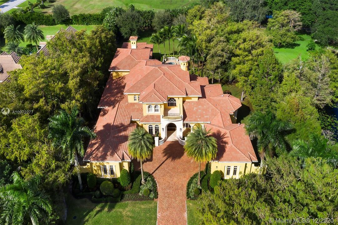 Recently Sold: $2,995,000 (6 beds, 7 baths, 7568 Square Feet)