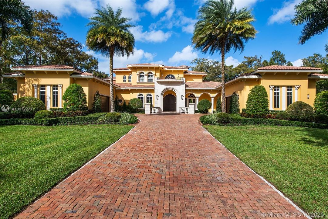 Recently Sold: $2,995,000 (6 beds, 7 baths, 7568 Square Feet)