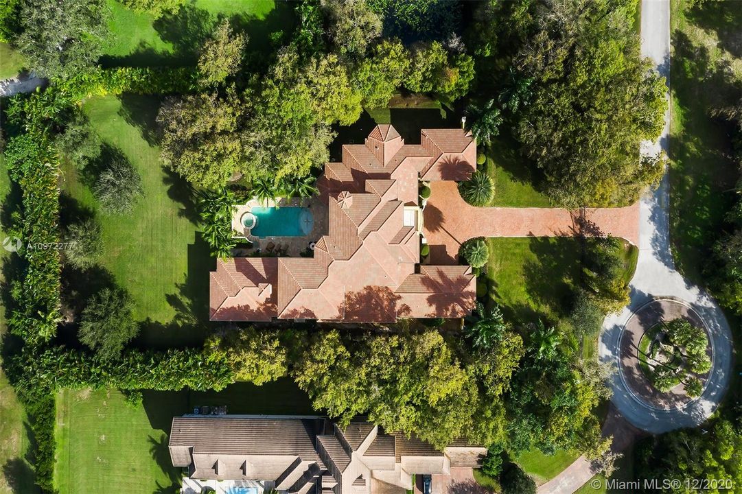 Recently Sold: $2,995,000 (6 beds, 7 baths, 7568 Square Feet)