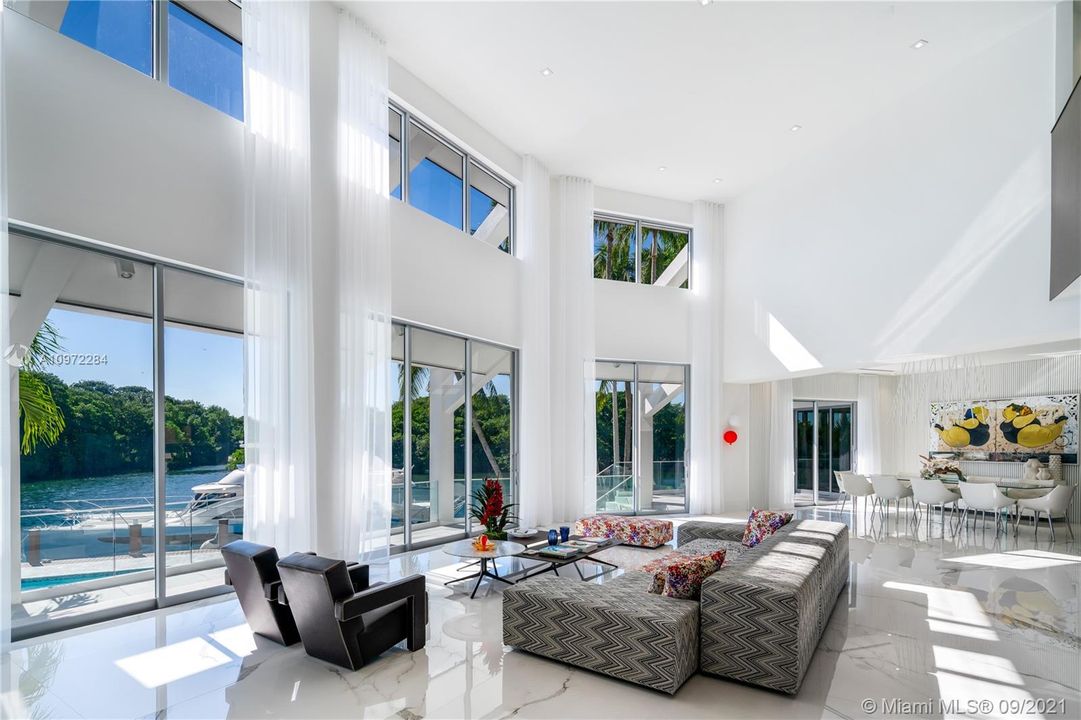 Recently Sold: $14,900,000 (5 beds, 4 baths, 6850 Square Feet)