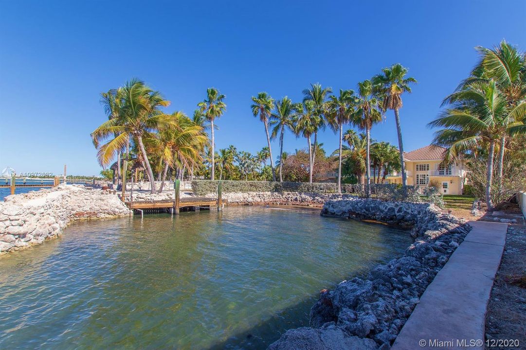 Recently Sold: $2,699,000 (4 beds, 3 baths, 4748 Square Feet)