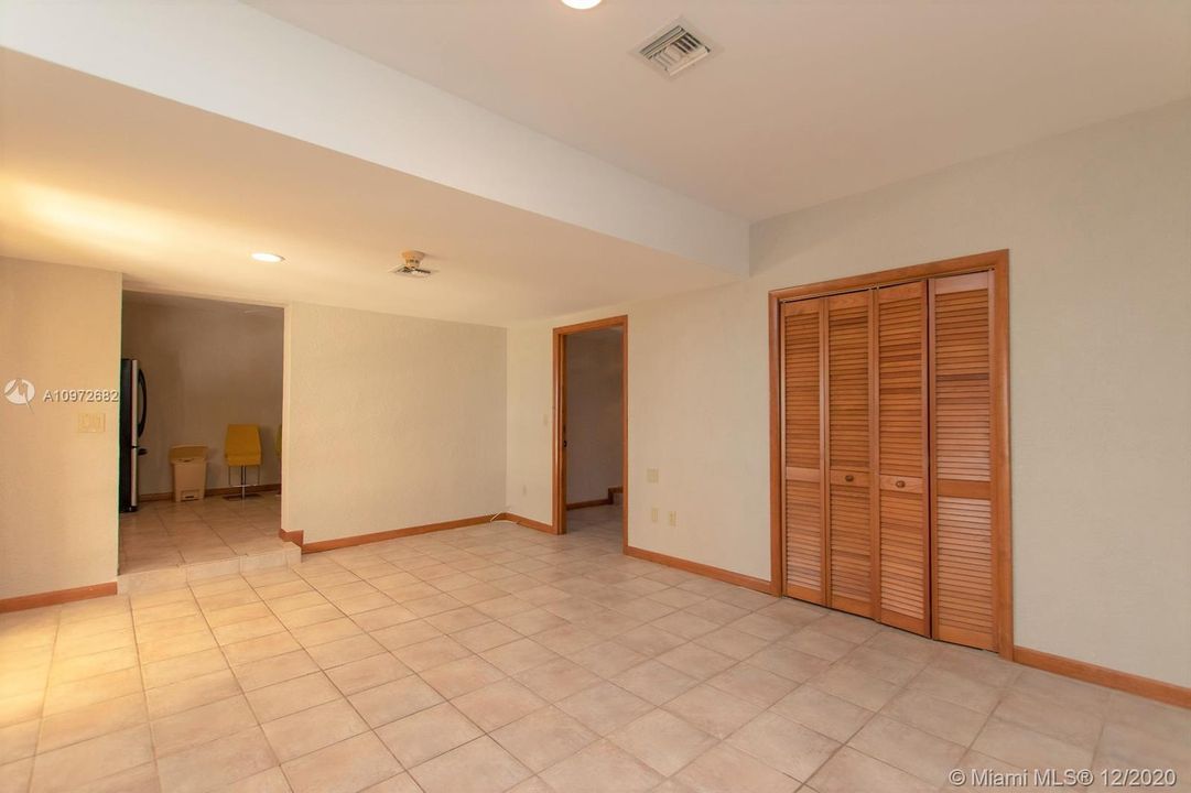 Recently Sold: $2,699,000 (4 beds, 3 baths, 4748 Square Feet)