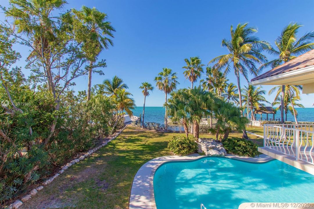 Recently Sold: $2,699,000 (4 beds, 3 baths, 4748 Square Feet)