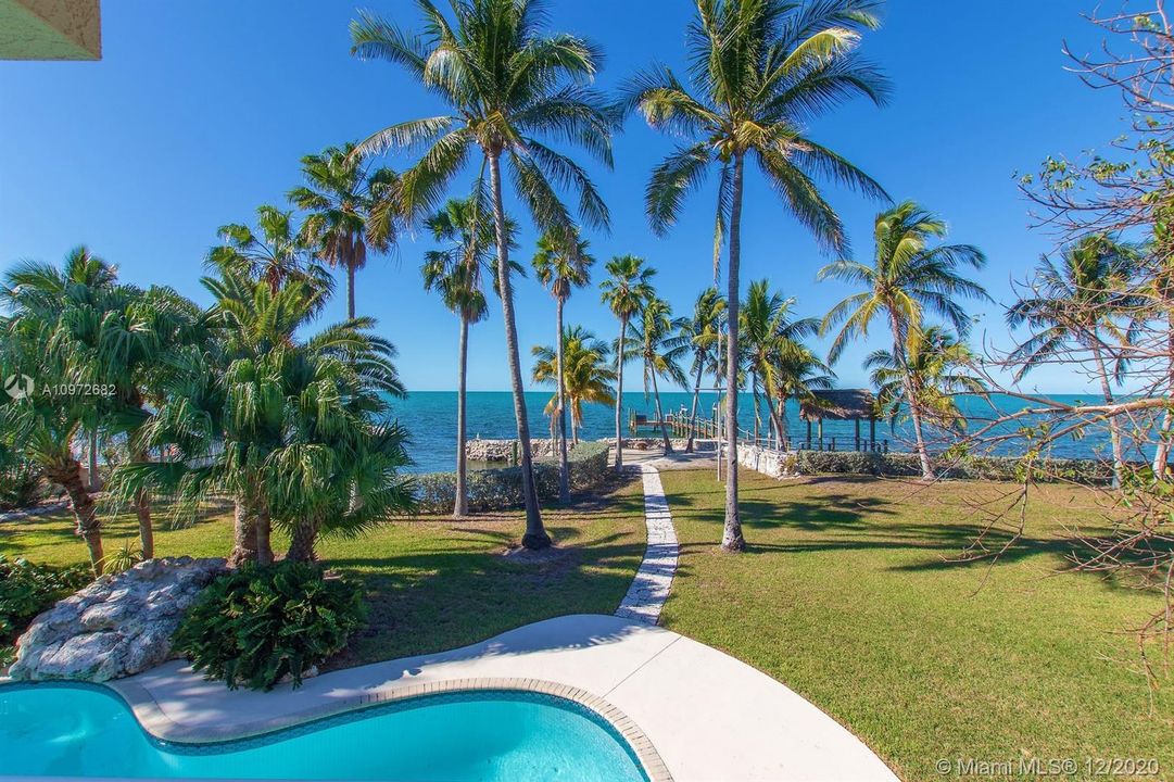 Recently Sold: $2,699,000 (4 beds, 3 baths, 4748 Square Feet)