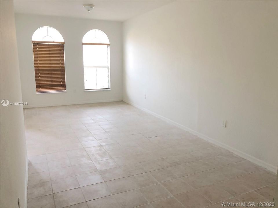 Recently Rented: $2,000 (4 beds, 2 baths, 2102 Square Feet)