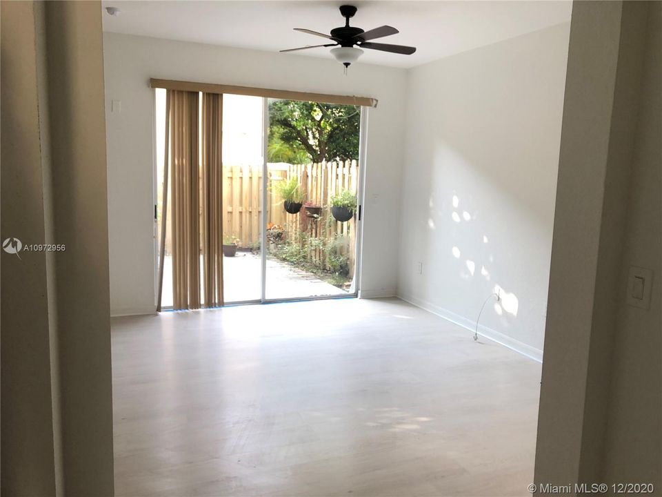 Recently Rented: $2,000 (4 beds, 2 baths, 2102 Square Feet)