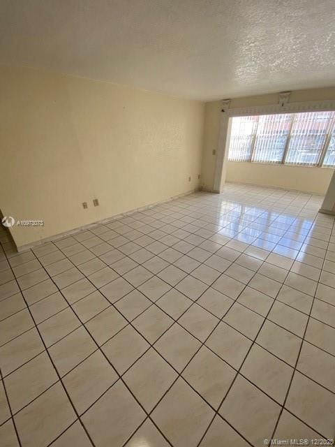 Recently Rented: $1,250 (1 beds, 1 baths, 743 Square Feet)