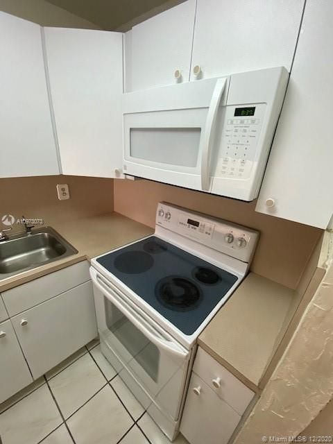 Recently Rented: $1,250 (1 beds, 1 baths, 743 Square Feet)