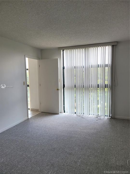 Recently Sold: $135,000 (1 beds, 1 baths, 708 Square Feet)