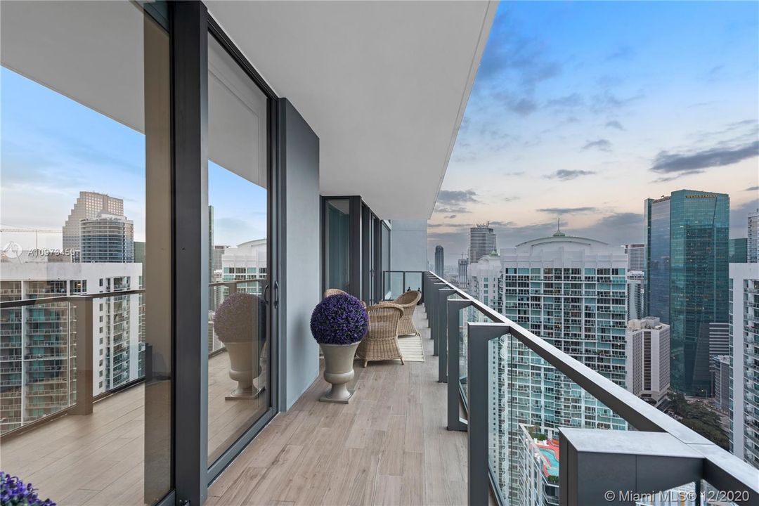 Recently Sold: $1,600,000 (3 beds, 3 baths, 1918 Square Feet)