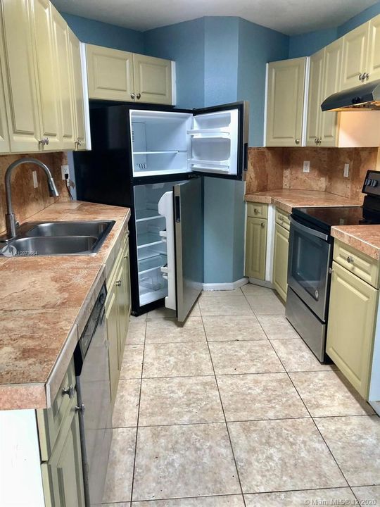 Recently Rented: $1,750 (3 beds, 2 baths, 1182 Square Feet)