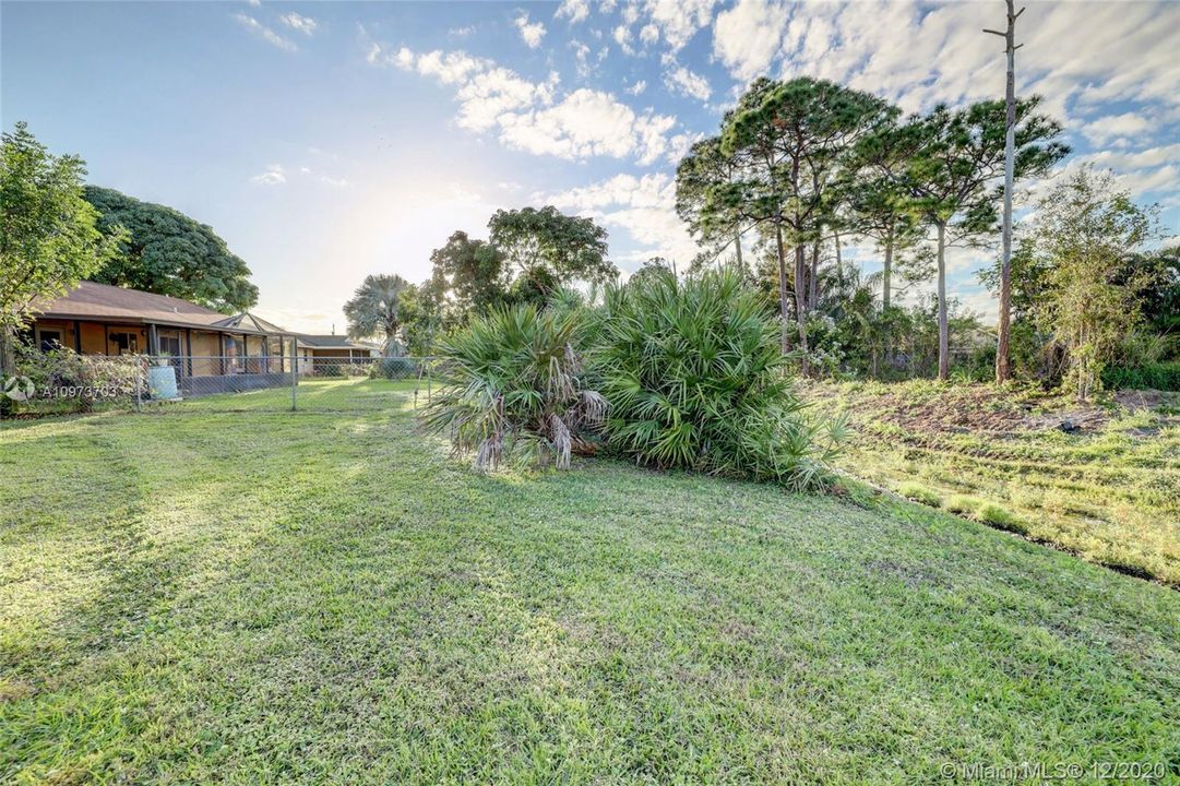 Vendido Recientemente: $266,900 (4 camas, 2 baños, 1512 Pies cuadrados)