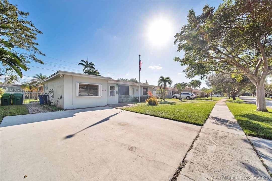 Recently Sold: $345,000 (3 beds, 1 baths, 1340 Square Feet)