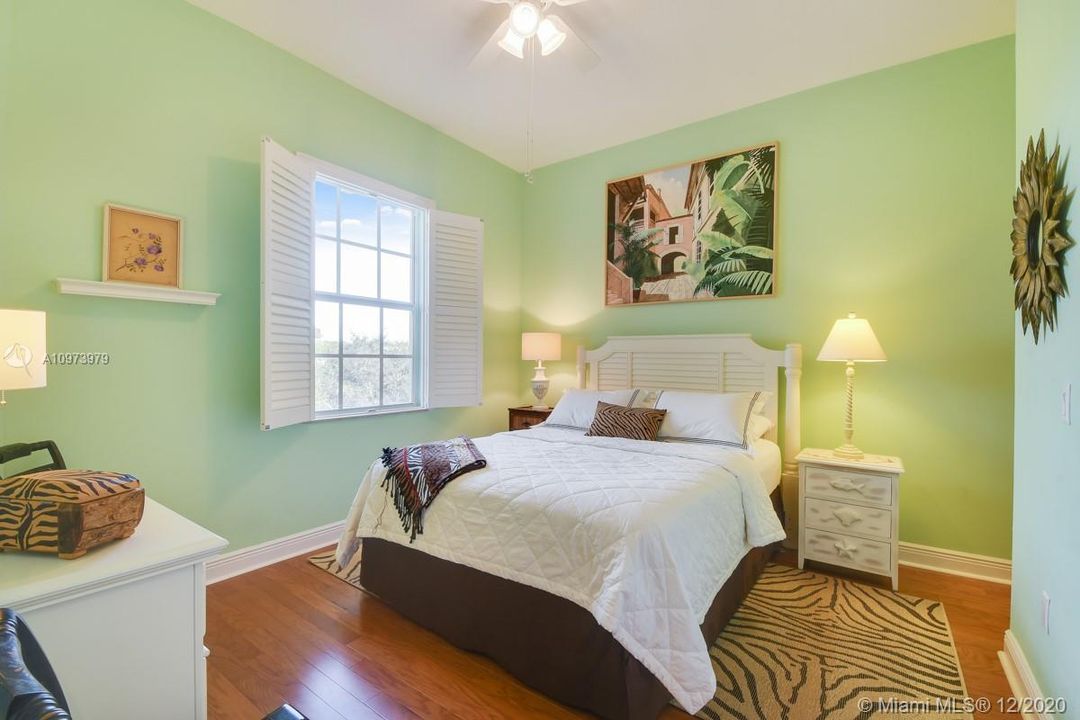 Guest bedroom on 3rd floor