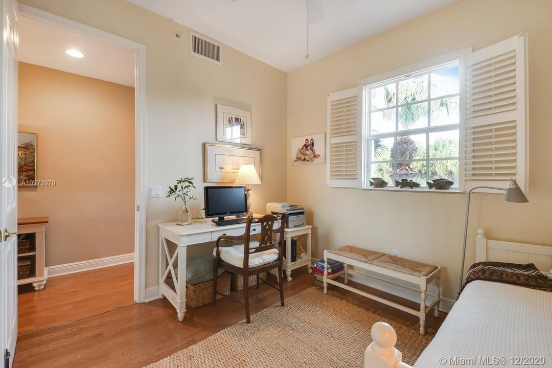 Different angle of guest bedroom on 2nd floor