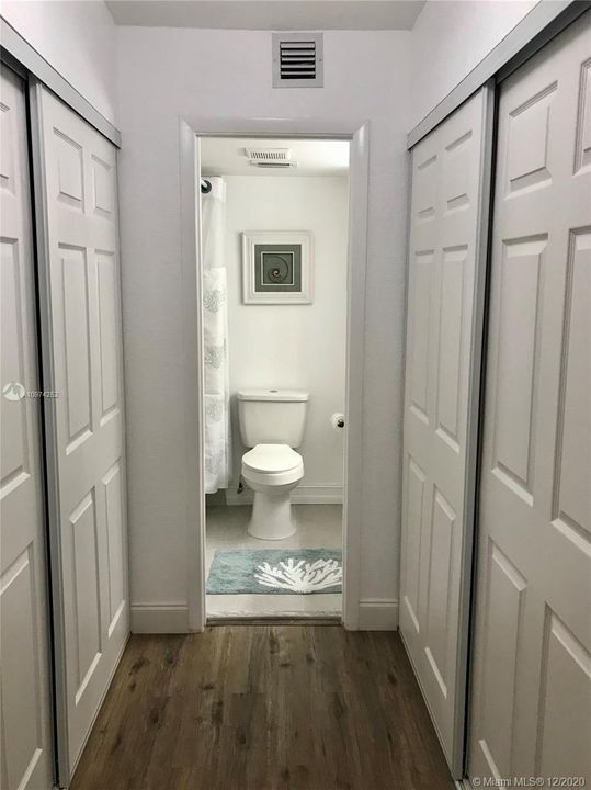 Recently Sold: $179,900 (2 beds, 2 baths, 1250 Square Feet)