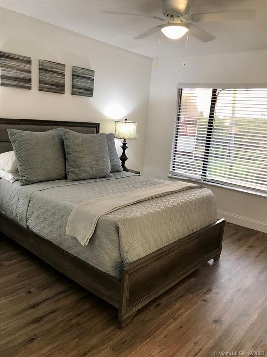 Recently Sold: $179,900 (2 beds, 2 baths, 1250 Square Feet)