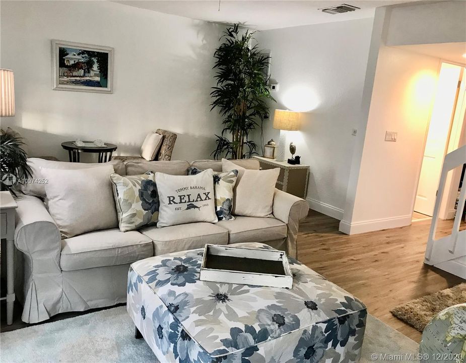 Recently Sold: $179,900 (2 beds, 2 baths, 1250 Square Feet)