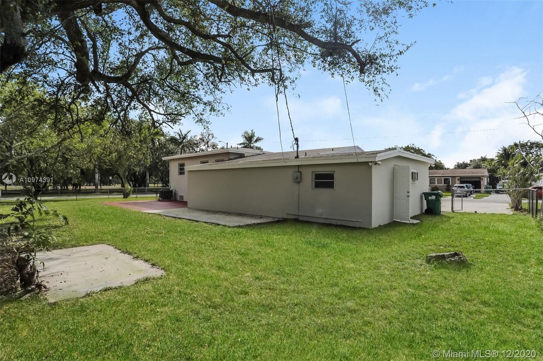 Recientemente alquilado: $2,175 (3 camas, 2 baños, 1686 Pies cuadrados)