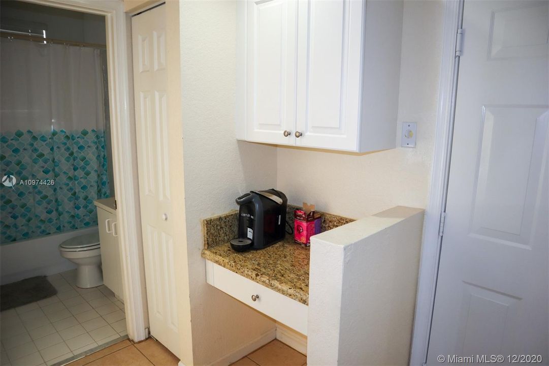 Recently Rented: $1,950 (2 beds, 2 baths, 1005 Square Feet)