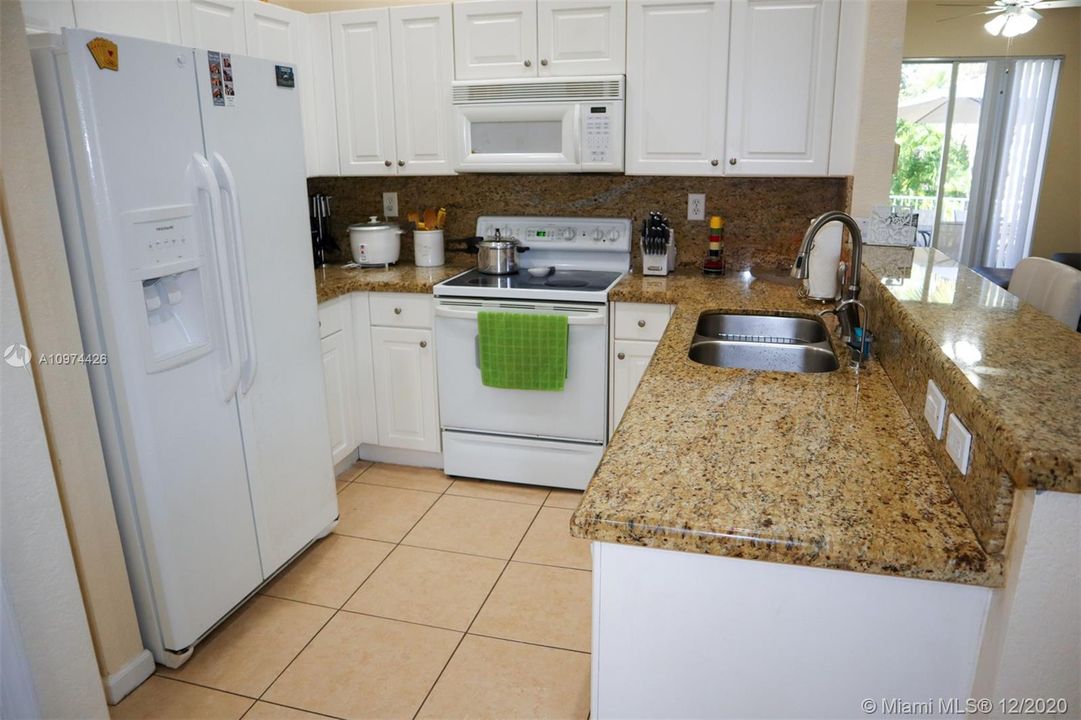 Recently Rented: $1,950 (2 beds, 2 baths, 1005 Square Feet)