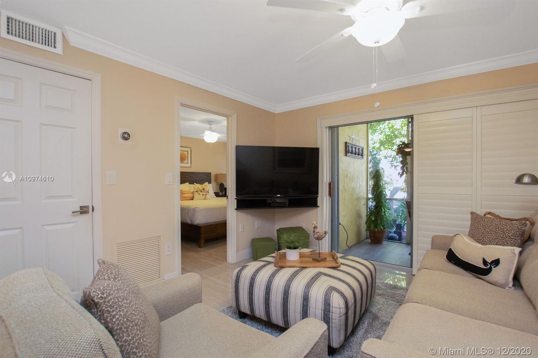 Yes!  Behind that door ... Is the laundry room with full size washer and dryer.
