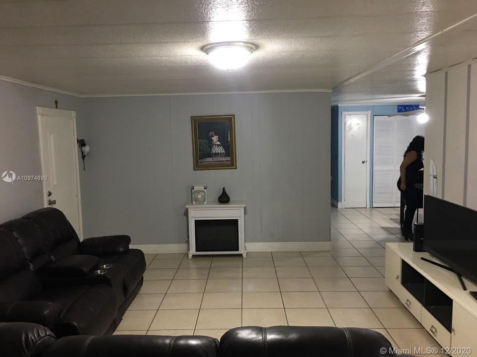 Vendido Recientemente: $87,000 (3 camas, 2 baños, 0 Pies cuadrados)