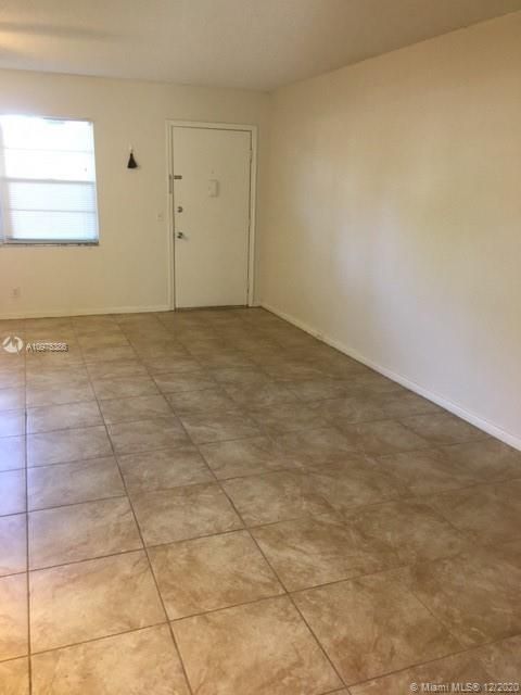 Recently Sold: $109,000 (1 beds, 1 baths, 811 Square Feet)