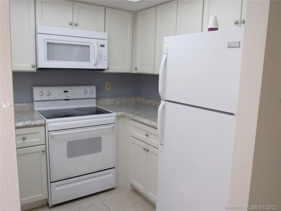 Recently Rented: $1,350 (2 beds, 2 baths, 886 Square Feet)