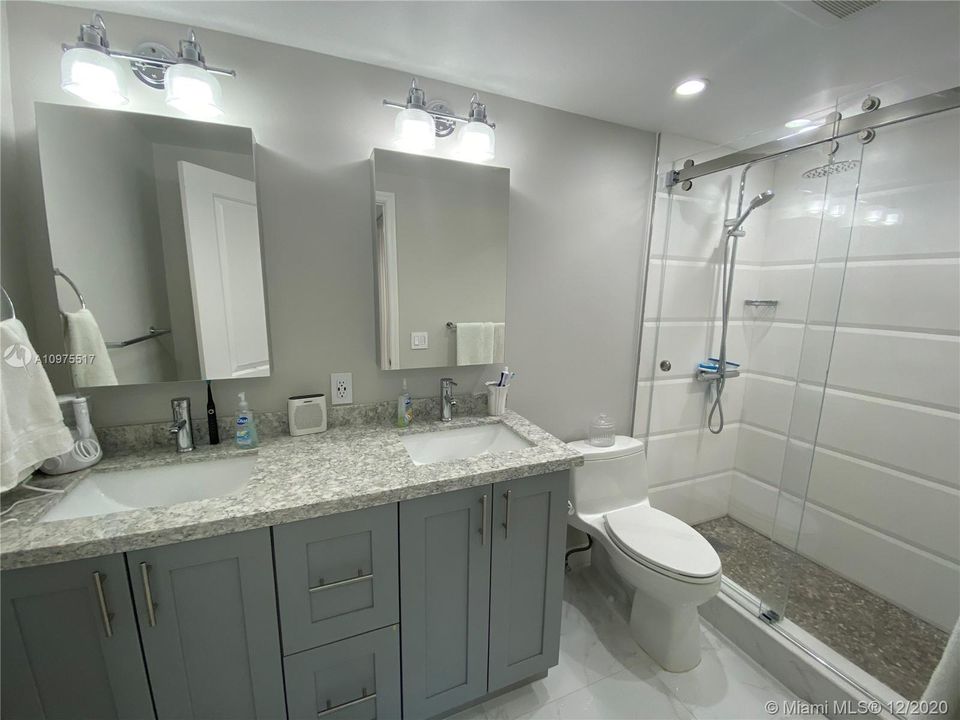 Недавно арендовано: $1,900 (1 спален, 1 ванн, 900 Квадратных фут)