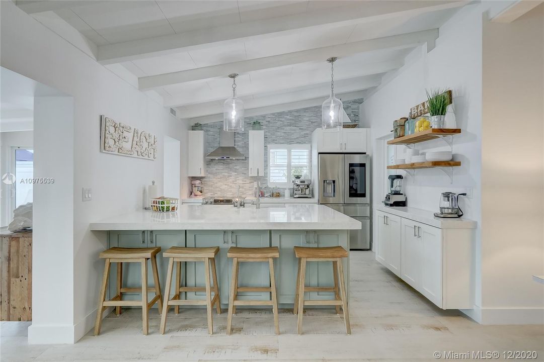 Recently Sold: $815,000 (3 beds, 2 baths, 2160 Square Feet)