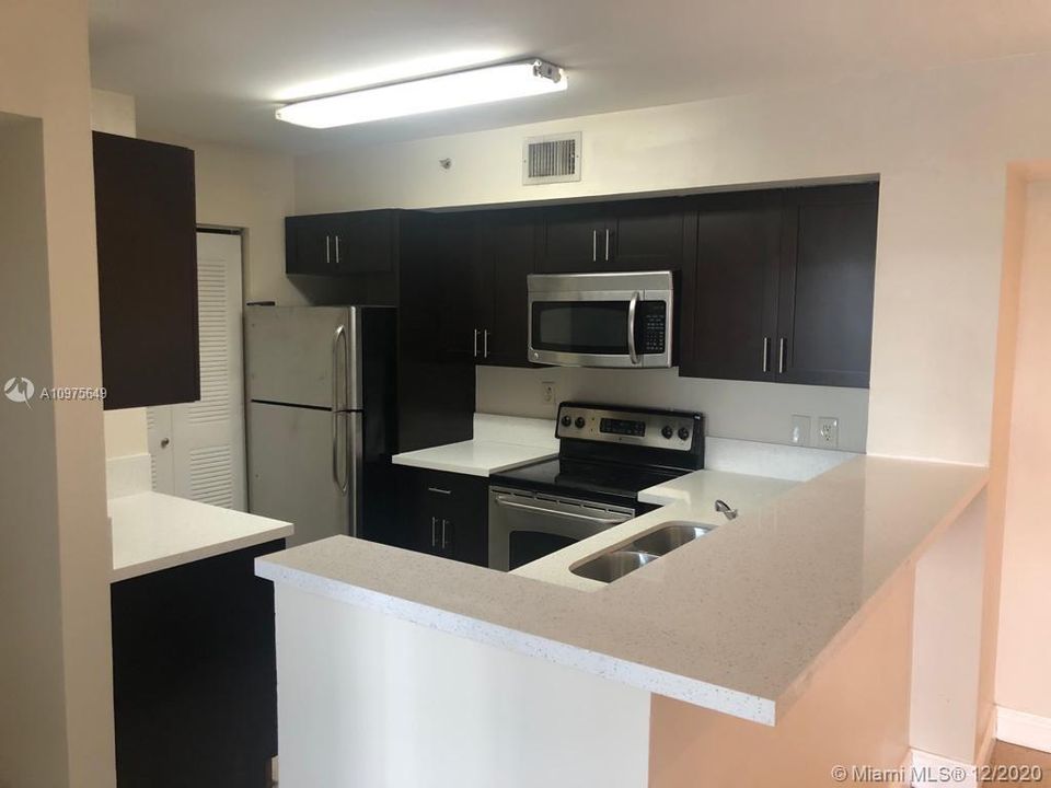 Recently Rented: $1,950 (3 beds, 2 baths, 1125 Square Feet)