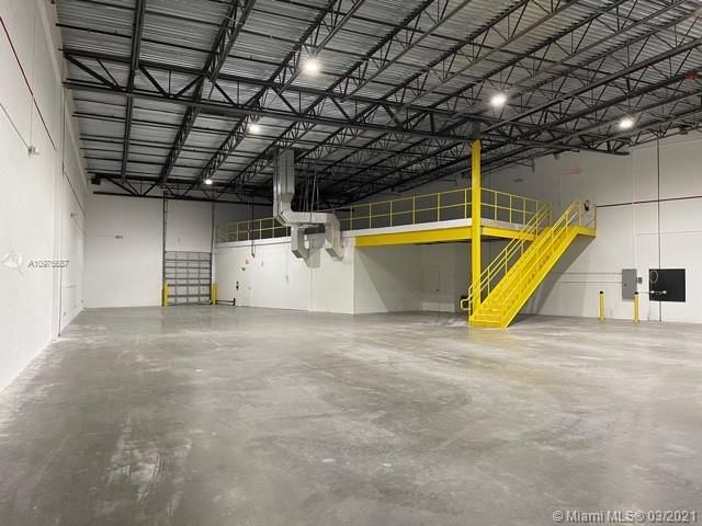 6,496+/- SQ. FT. WAREHOUSE AREA