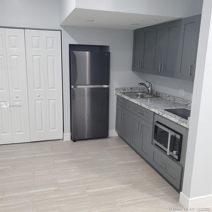 Recently Rented: $1,000 (1 beds, 1 baths, 4642 Square Feet)