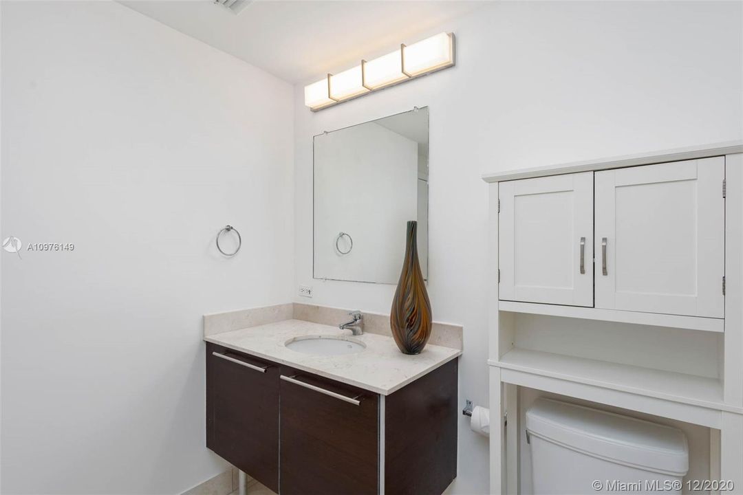 Recently Sold: $259,000 (1 beds, 1 baths, 663 Square Feet)