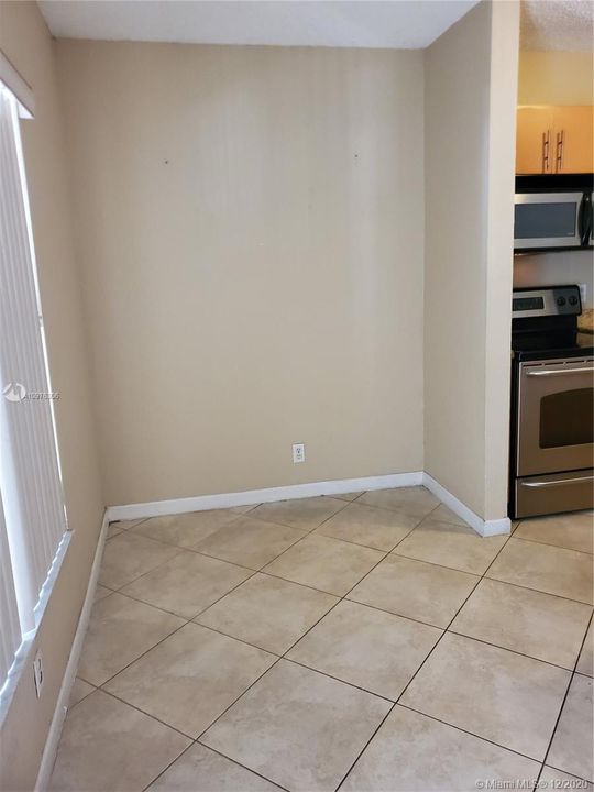 Recently Rented: $985 (1 beds, 1 baths, 600 Square Feet)