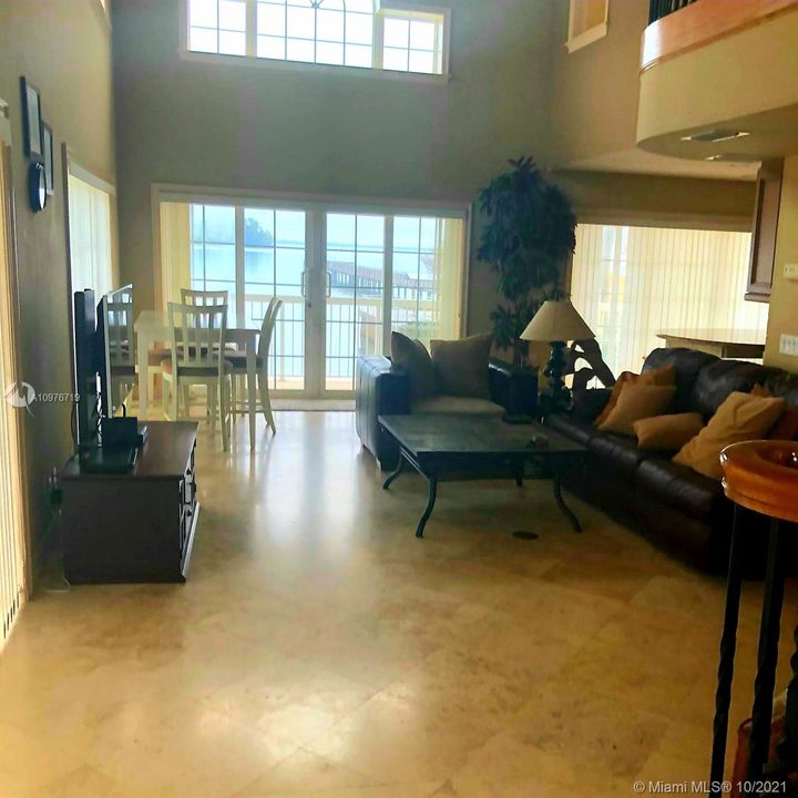 Recently Rented: $7,000 (2 beds, 2 baths, 2400 Square Feet)