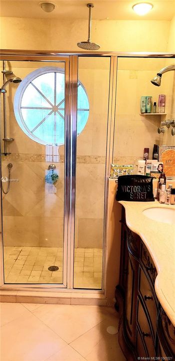 Recently Rented: $7,000 (2 beds, 2 baths, 2400 Square Feet)