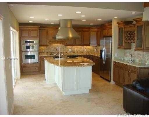 Recently Rented: $7,000 (2 beds, 2 baths, 2400 Square Feet)