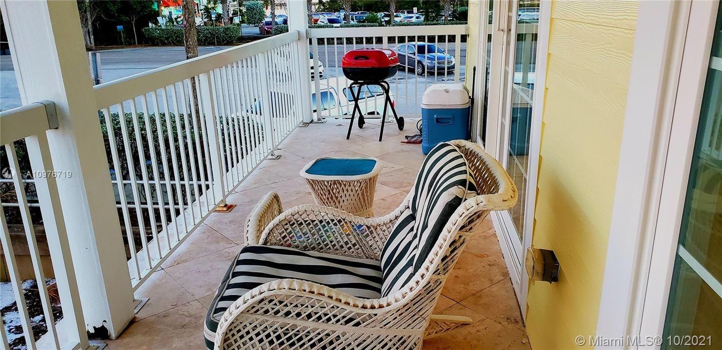 Recently Rented: $7,000 (2 beds, 2 baths, 2400 Square Feet)