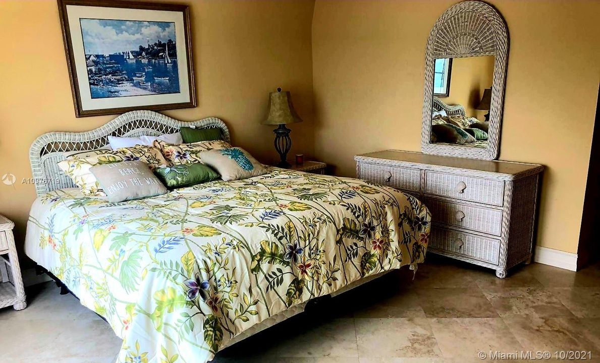 Recently Rented: $7,000 (2 beds, 2 baths, 2400 Square Feet)